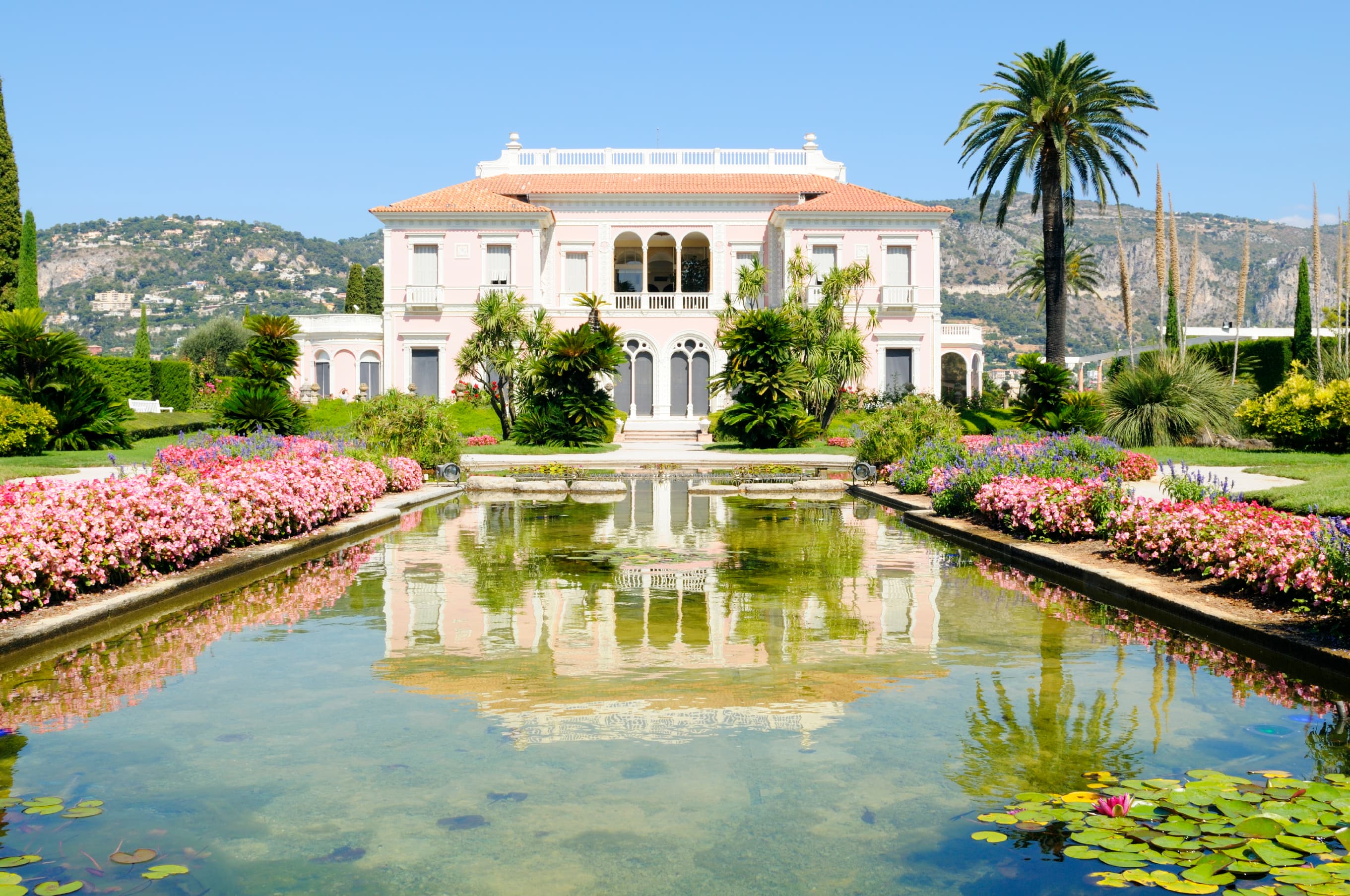 Luxury villa with reflecting pool — international property finance