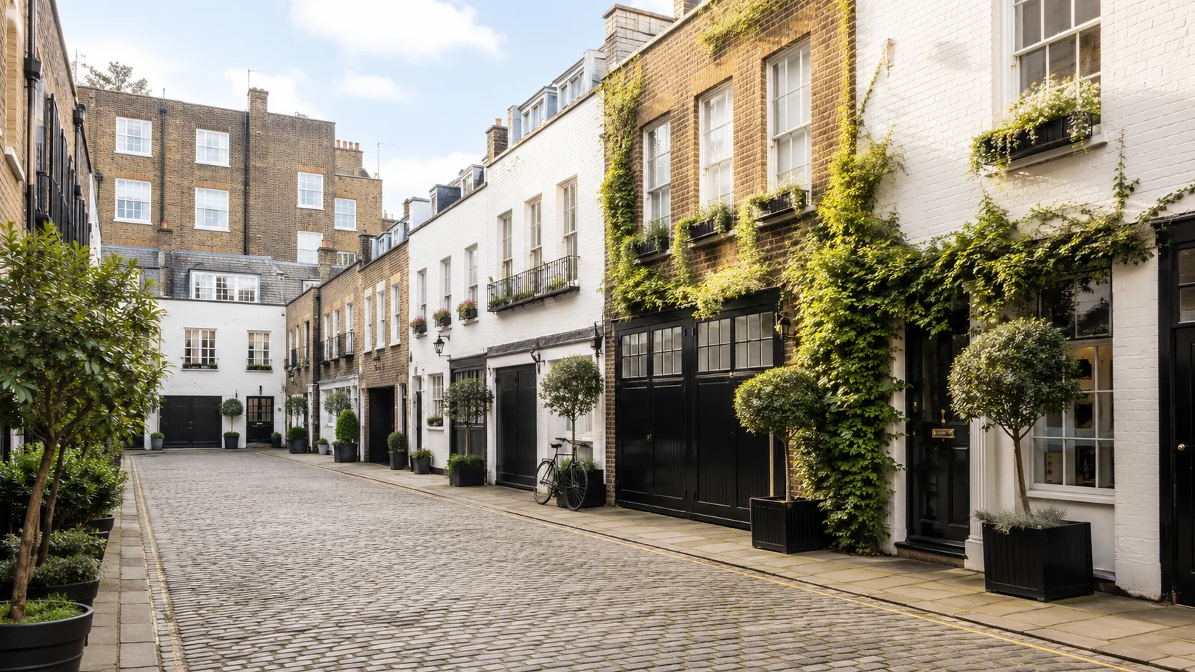 A quiet British residential mews